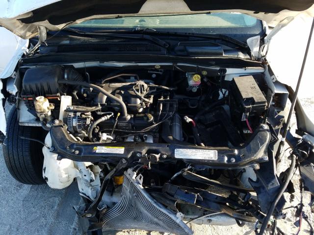 Photo 6 VIN: 2V4RW3D10AR138435 - VOLKSWAGEN ROUTAN SE 