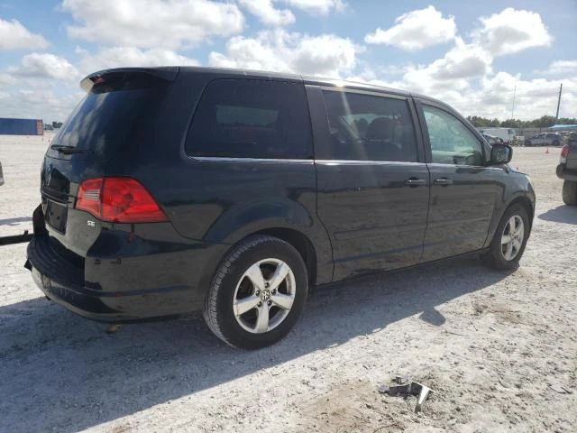 Photo 2 VIN: 2V4RW3D10AR159186 - VOLKSWAGEN ROUTAN SE 