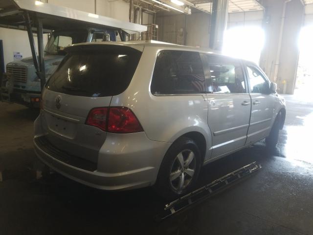 Photo 3 VIN: 2V4RW3D10AR259093 - VOLKSWAGEN ROUTAN SE 