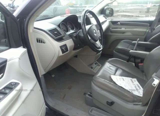 Photo 4 VIN: 2V4RW3D10AR294720 - VOLKSWAGEN ROUTAN 