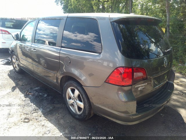 Photo 2 VIN: 2V4RW3D10AR295401 - VOLKSWAGEN ROUTAN 