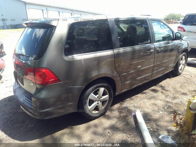 Photo 3 VIN: 2V4RW3D10AR295401 - VOLKSWAGEN ROUTAN 