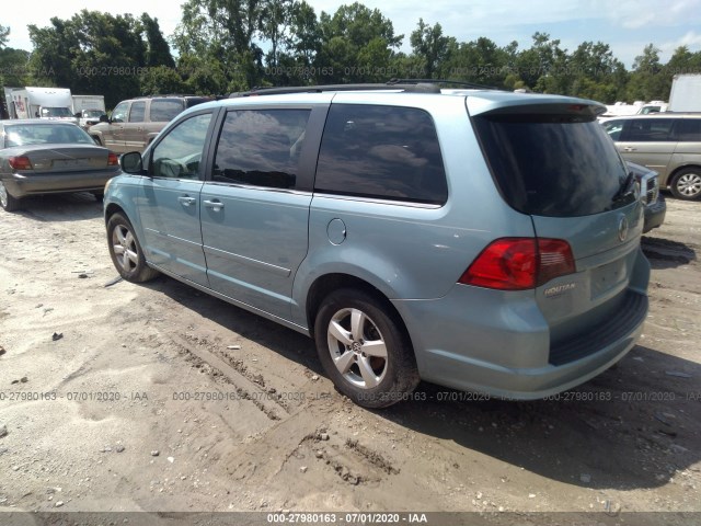 Photo 2 VIN: 2V4RW3D10AR295740 - VOLKSWAGEN ROUTAN 