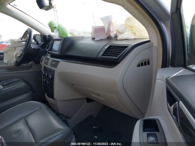 Photo 4 VIN: 2V4RW3D11AR209237 - VOLKSWAGEN ROUTAN 