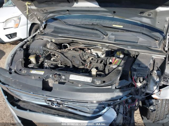 Photo 9 VIN: 2V4RW3D11AR209237 - VOLKSWAGEN ROUTAN 