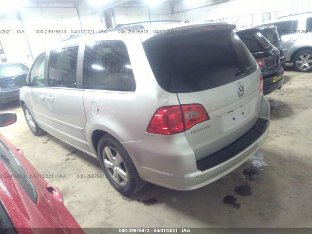 Photo 2 VIN: 2V4RW3D11AR242299 - VOLKSWAGEN ROUTAN 