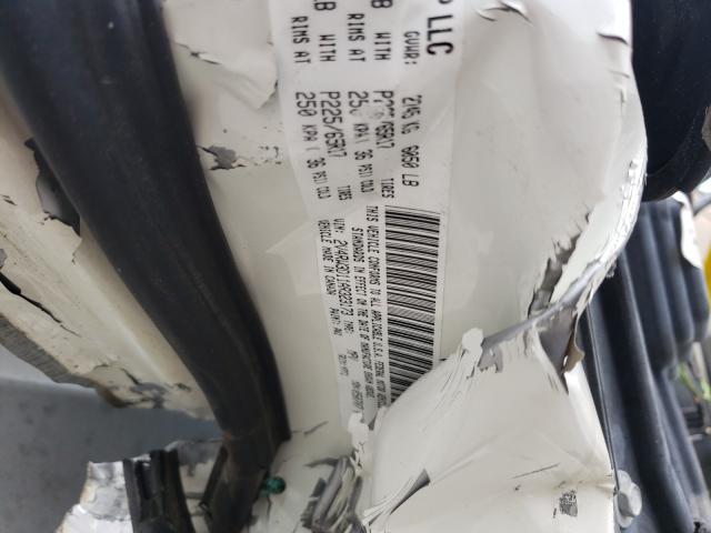 Photo 9 VIN: 2V4RW3D11AR323173 - VOLKSWAGEN ROUTAN SE 