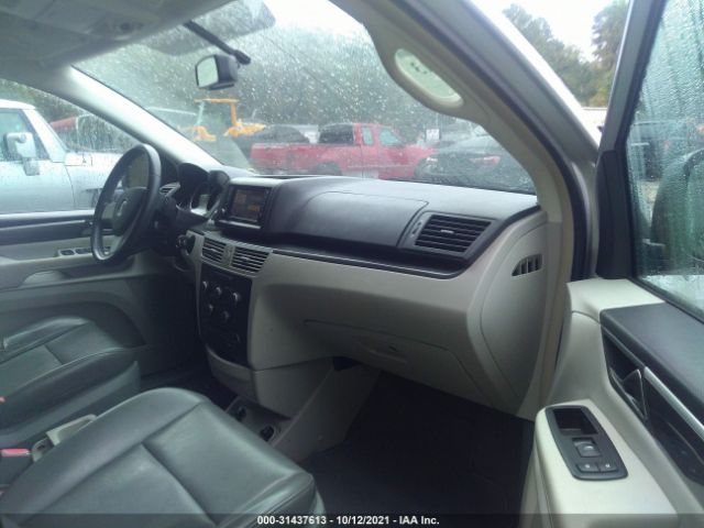 Photo 4 VIN: 2V4RW3D11AR354150 - VOLKSWAGEN ROUTAN 