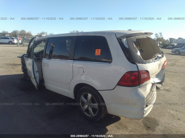 Photo 2 VIN: 2V4RW3D12AR167211 - VOLKSWAGEN ROUTAN 