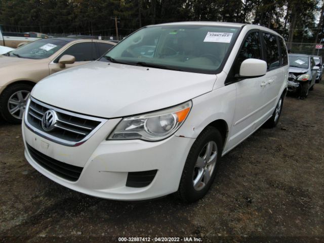 Photo 1 VIN: 2V4RW3D12AR184588 - VOLKSWAGEN ROUTAN 