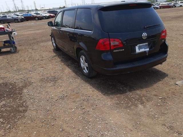 Photo 2 VIN: 2V4RW3D12AR227262 - VOLKSWAGEN ROUTAN SE 