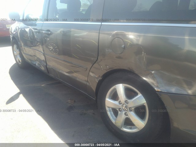 Photo 5 VIN: 2V4RW3D12AR237001 - VOLKSWAGEN ROUTAN 