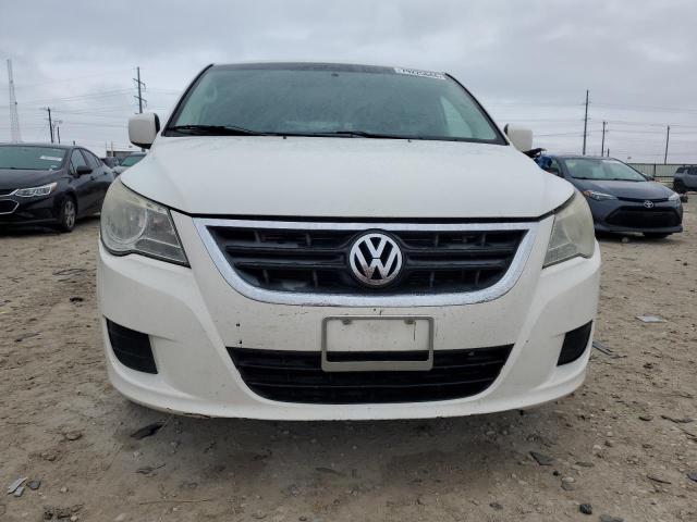 Photo 4 VIN: 2V4RW3D12AR242473 - VOLKSWAGEN ROUTAN SE 