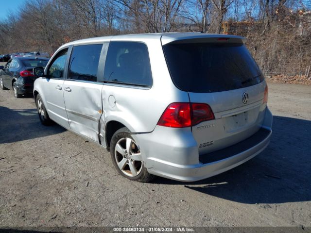 Photo 2 VIN: 2V4RW3D12AR272542 - VOLKSWAGEN ROUTAN 