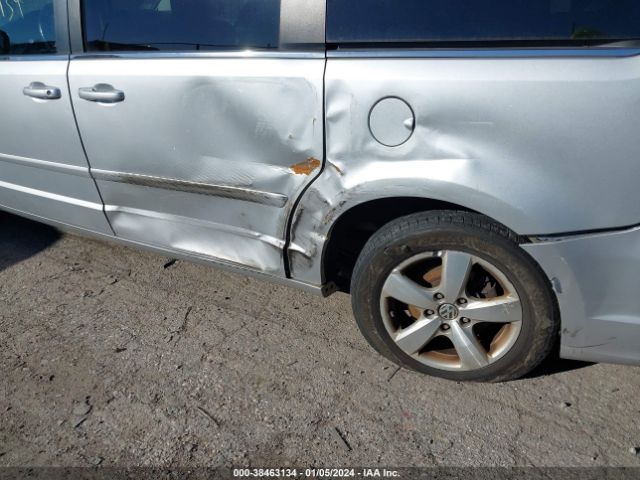 Photo 5 VIN: 2V4RW3D12AR272542 - VOLKSWAGEN ROUTAN 