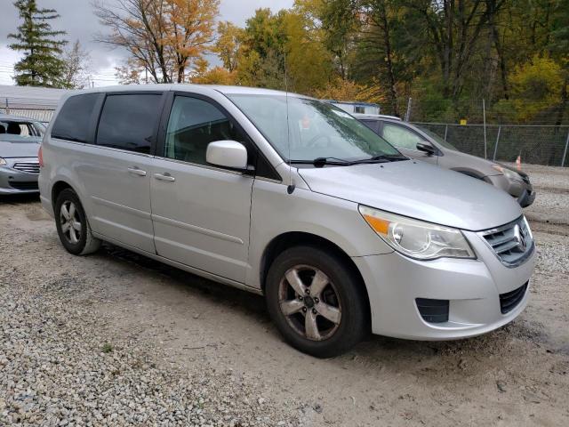 Photo 3 VIN: 2V4RW3D12AR294735 - VOLKSWAGEN ROUTAN SE 