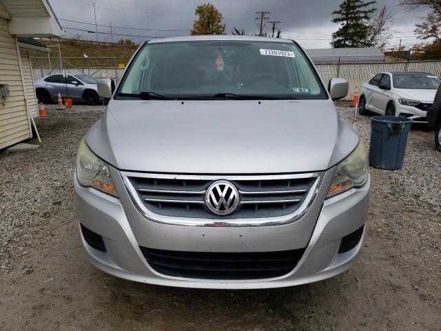 Photo 4 VIN: 2V4RW3D12AR294735 - VOLKSWAGEN ROUTAN SE 