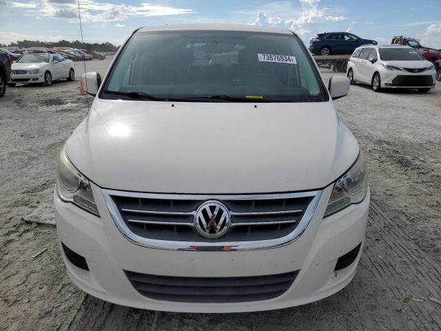 Photo 4 VIN: 2V4RW3D12AR295223 - VOLKSWAGEN ROUTAN SE 