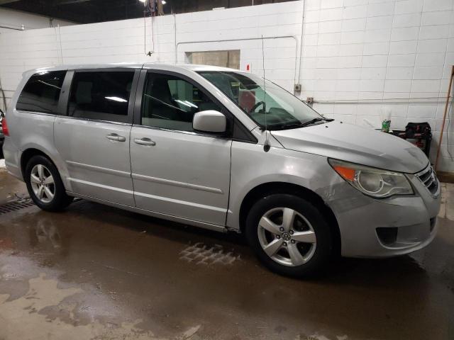 Photo 3 VIN: 2V4RW3D12AR296114 - VOLKSWAGEN ROUTAN SE 