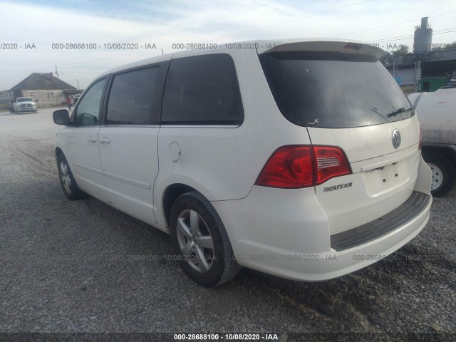 Photo 2 VIN: 2V4RW3D12AR424478 - VOLKSWAGEN ROUTAN 