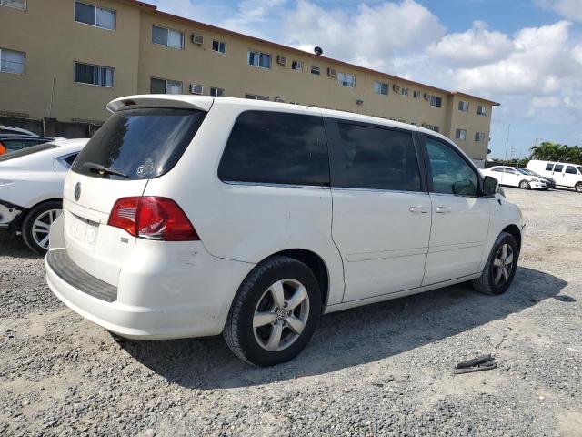 Photo 2 VIN: 2V4RW3D13AR209319 - VOLKSWAGEN ROUTAN SE 