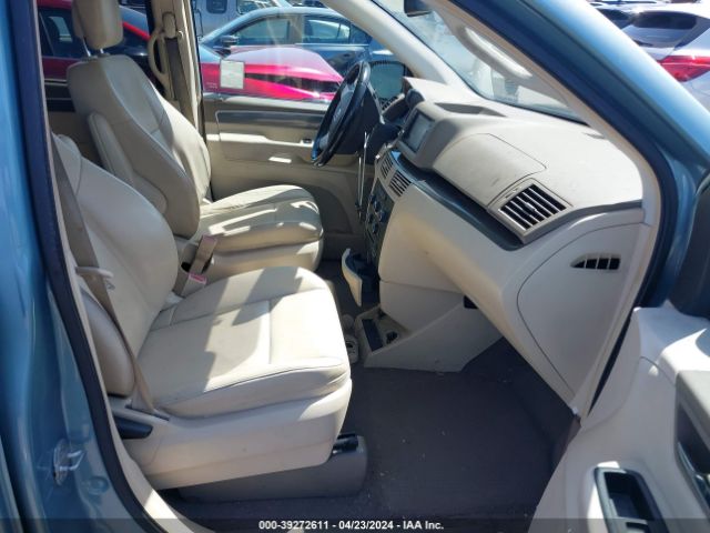 Photo 4 VIN: 2V4RW3D13AR294386 - VOLKSWAGEN ROUTAN 