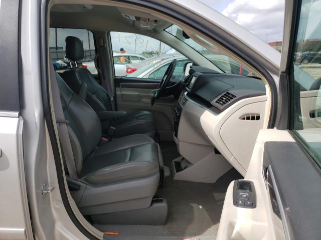 Photo 4 VIN: 2V4RW3D13AR294873 - VOLKSWAGEN ROUTAN SE 