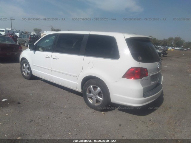 Photo 2 VIN: 2V4RW3D13AR325135 - VOLKSWAGEN ROUTAN 