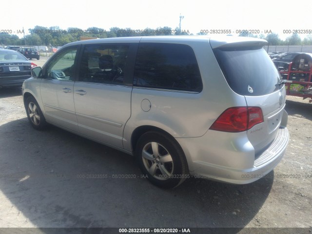 Photo 2 VIN: 2V4RW3D13AR407463 - VOLKSWAGEN ROUTAN 