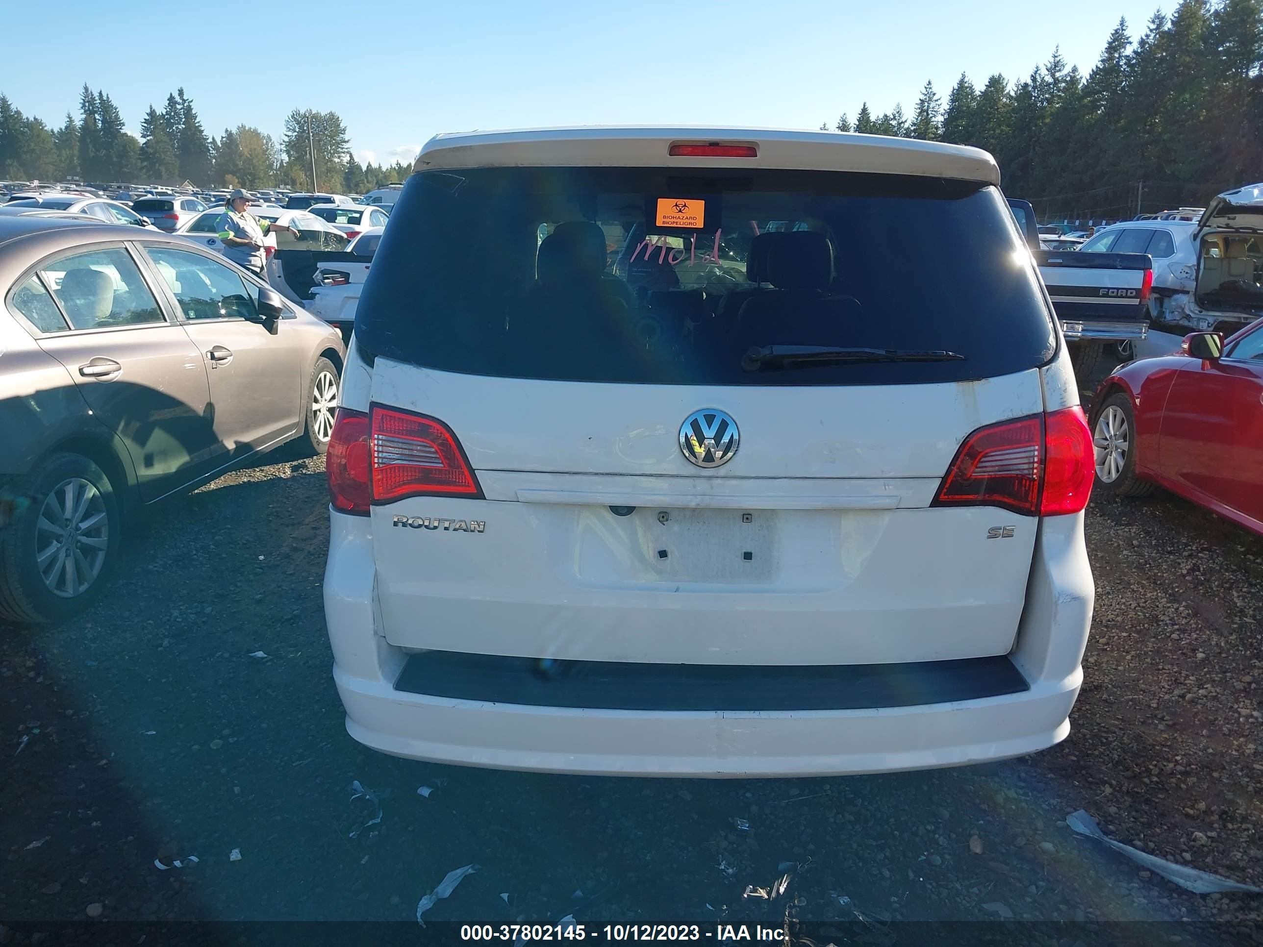 Photo 15 VIN: 2V4RW3D13AR424473 - VOLKSWAGEN ROUTAN 