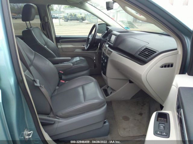 Photo 4 VIN: 2V4RW3D14AR209409 - VOLKSWAGEN ROUTAN 