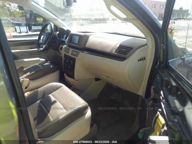 Photo 4 VIN: 2V4RW3D14AR324995 - VOLKSWAGEN ROUTAN 