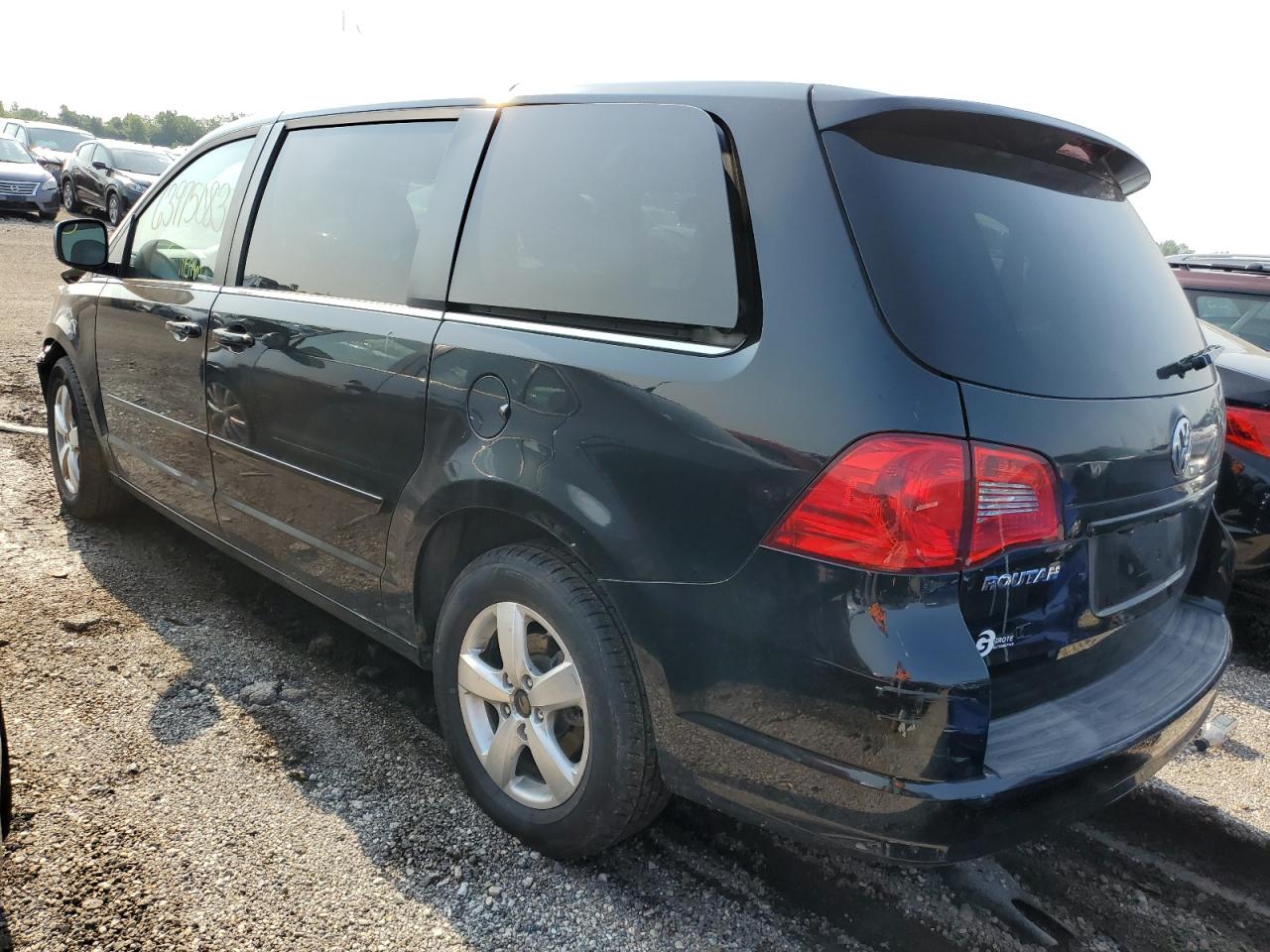 Photo 1 VIN: 2V4RW3D15AR184469 - VOLKSWAGEN ROUTAN 