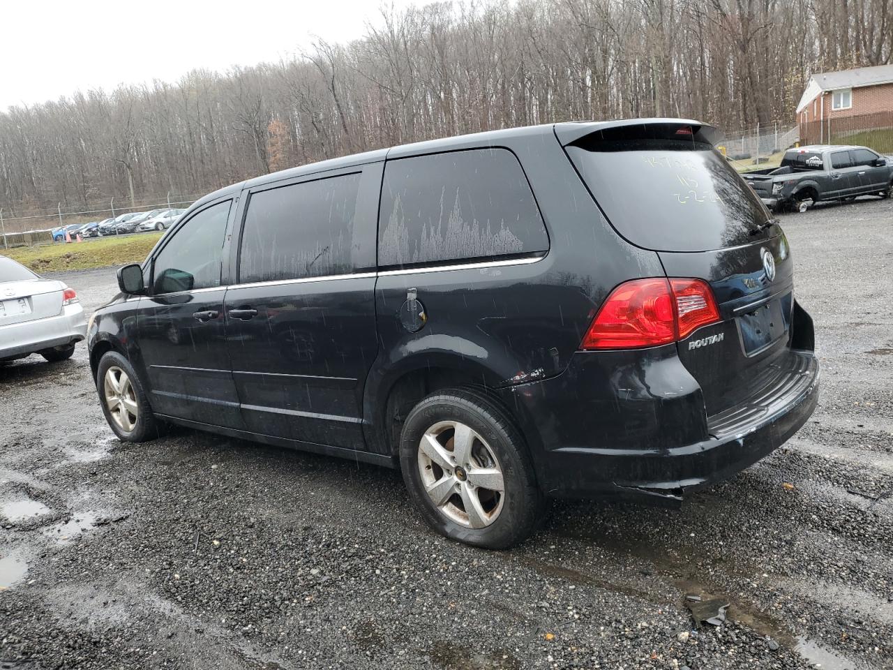 Photo 1 VIN: 2V4RW3D15AR195813 - VOLKSWAGEN ROUTAN 