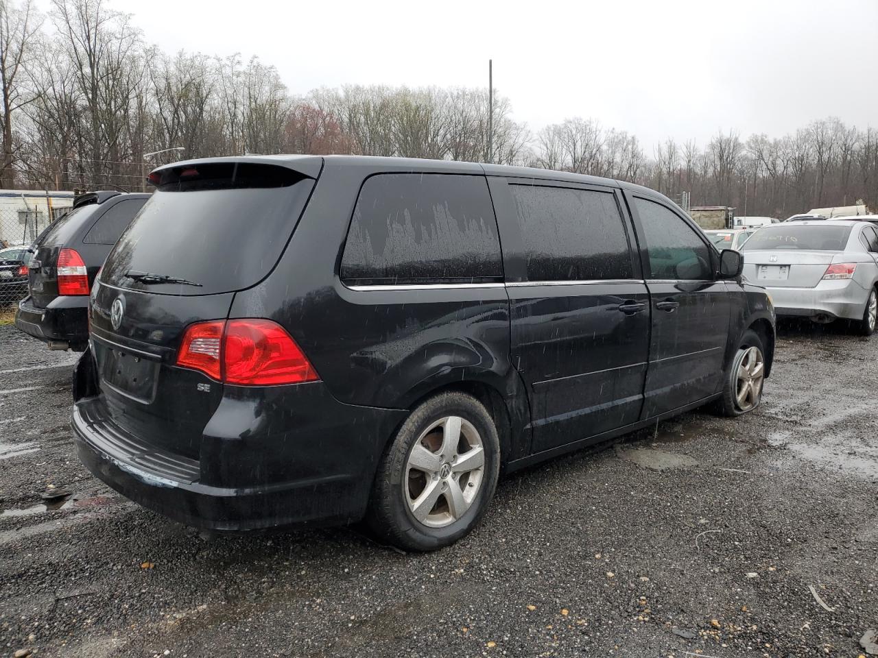 Photo 2 VIN: 2V4RW3D15AR195813 - VOLKSWAGEN ROUTAN 