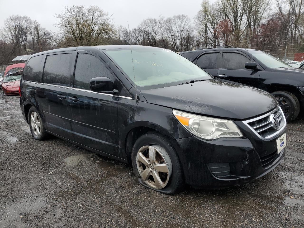 Photo 3 VIN: 2V4RW3D15AR195813 - VOLKSWAGEN ROUTAN 