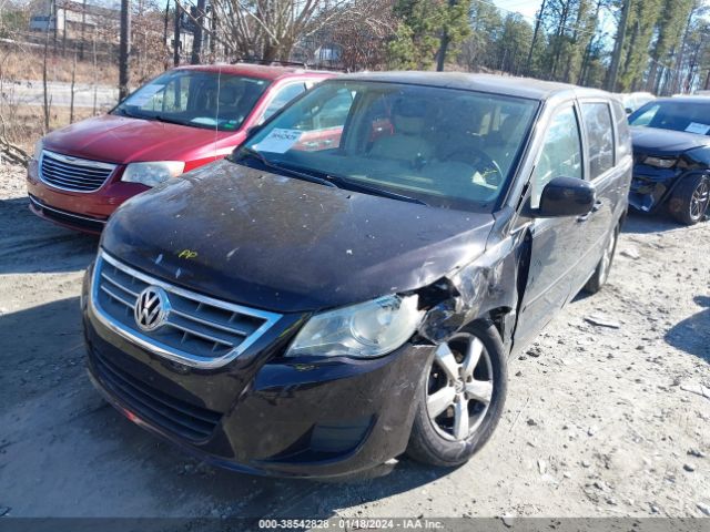 Photo 1 VIN: 2V4RW3D15AR231399 - VOLKSWAGEN ROUTAN 