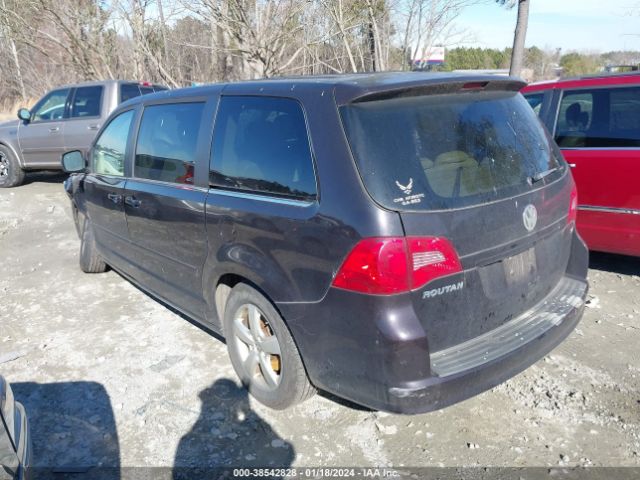 Photo 2 VIN: 2V4RW3D15AR231399 - VOLKSWAGEN ROUTAN 