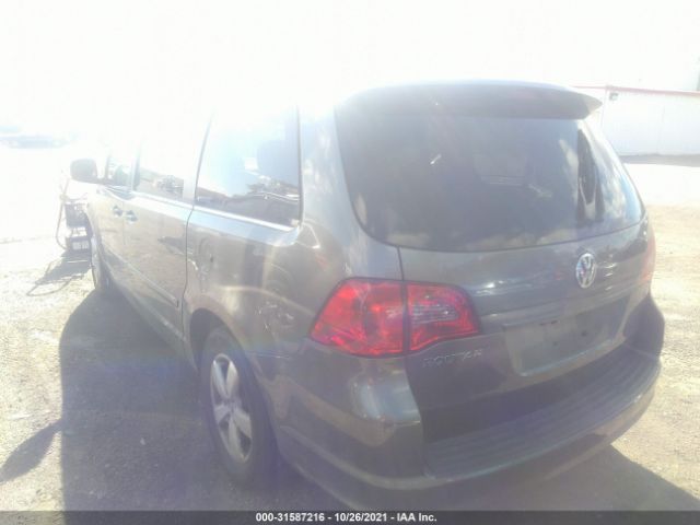 Photo 2 VIN: 2V4RW3D15AR245903 - VOLKSWAGEN ROUTAN 