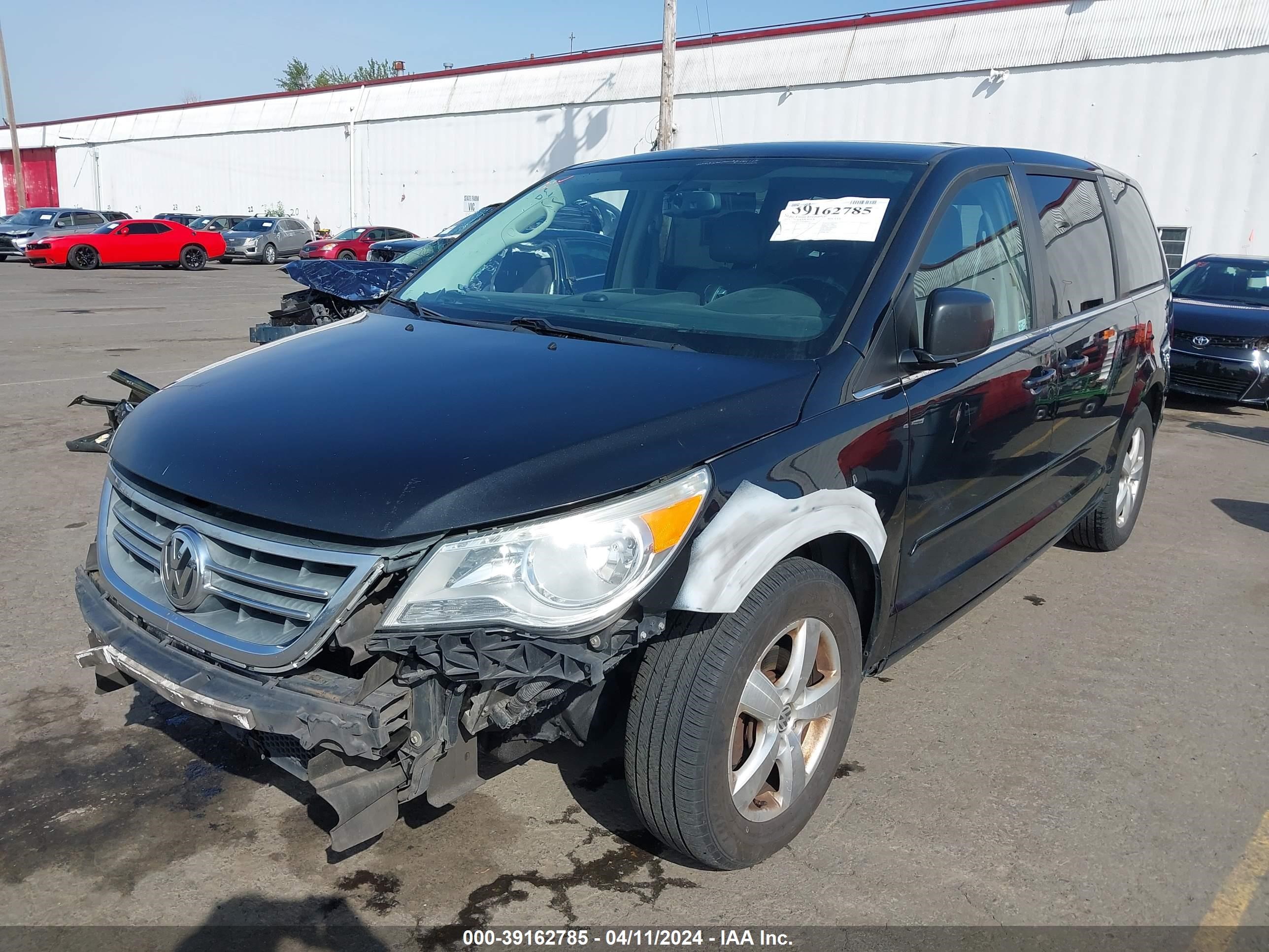 Photo 1 VIN: 2V4RW3D15AR280165 - VOLKSWAGEN ROUTAN 