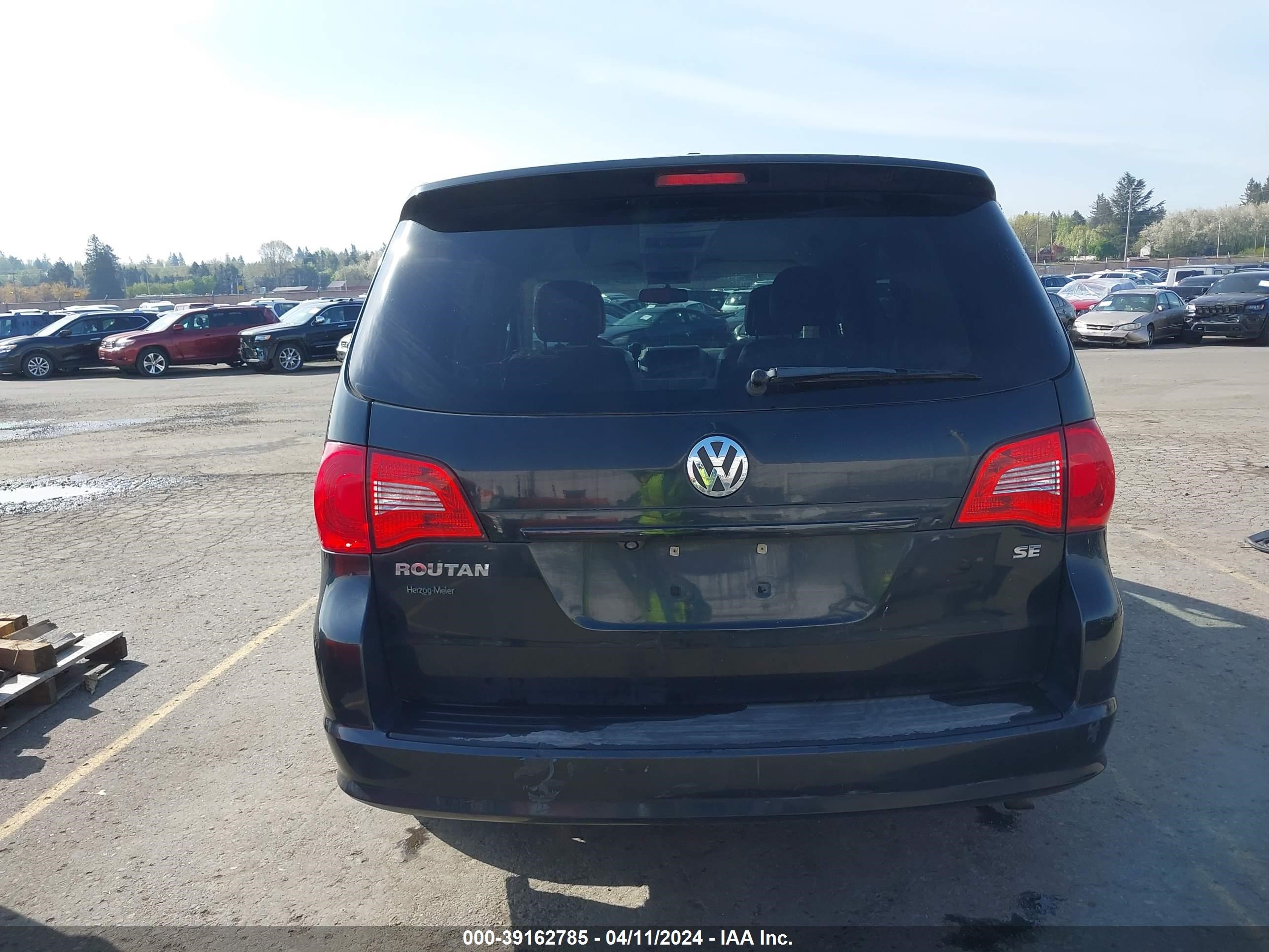 Photo 16 VIN: 2V4RW3D15AR280165 - VOLKSWAGEN ROUTAN 