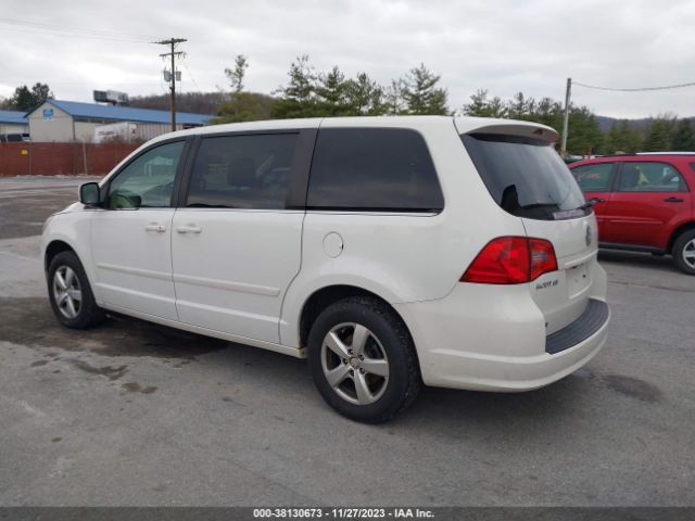 Photo 2 VIN: 2V4RW3D15AR406833 - VOLKSWAGEN ROUTAN 