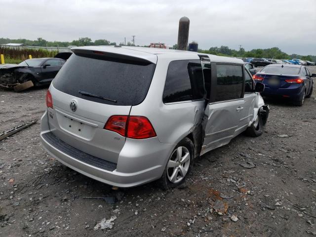 Photo 2 VIN: 2V4RW3D15AR429156 - VOLKSWAGEN ROUTAN SE 