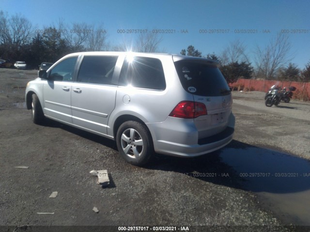 Photo 2 VIN: 2V4RW3D16AR186747 - VOLKSWAGEN ROUTAN 