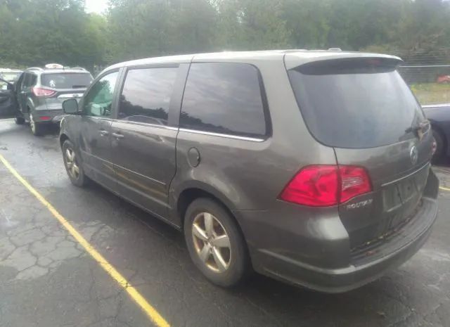 Photo 2 VIN: 2V4RW3D16AR189938 - VOLKSWAGEN ROUTAN 