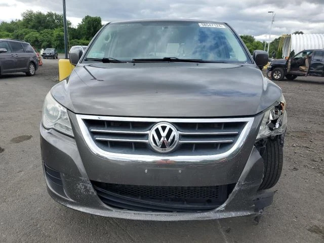 Photo 4 VIN: 2V4RW3D16AR202560 - VOLKSWAGEN ROUTAN SE 