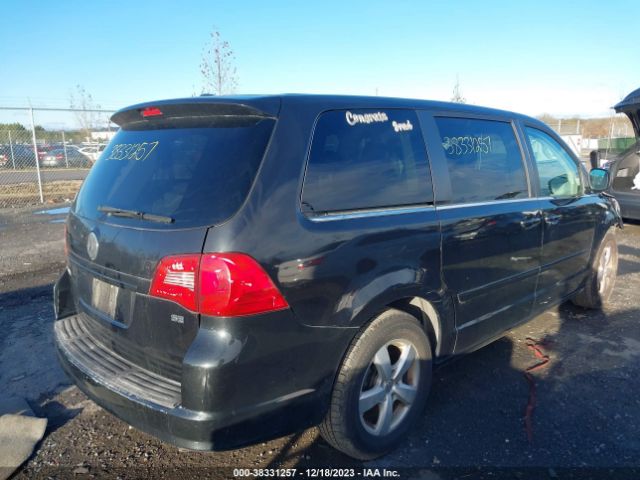 Photo 3 VIN: 2V4RW3D16AR236790 - VOLKSWAGEN ROUTAN 