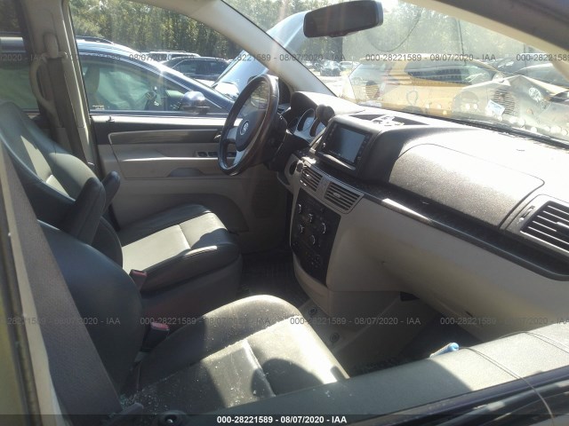 Photo 4 VIN: 2V4RW3D16AR263097 - VOLKSWAGEN ROUTAN 