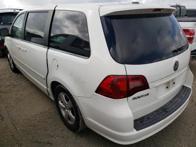 Photo 2 VIN: 2V4RW3D16AR333228 - VOLKSWAGEN ROUTAN SE 