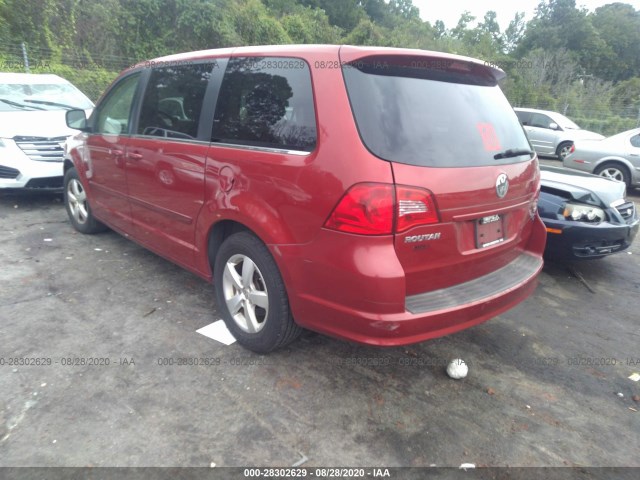 Photo 2 VIN: 2V4RW3D17AR168810 - VOLKSWAGEN ROUTAN 